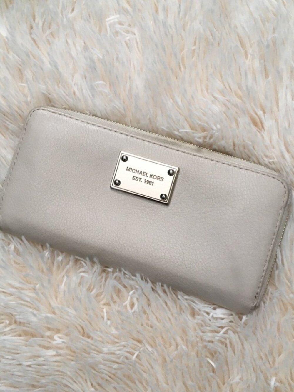 Michael Kors Cream Zip Wallet